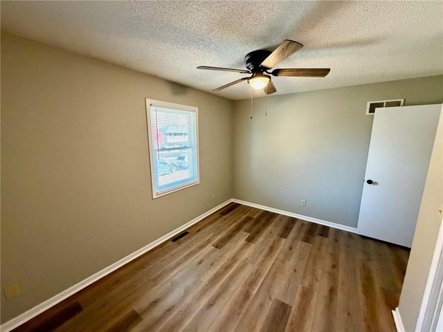 406 Chapel Road, Warrensburg, MO 64093