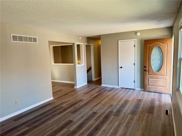 406 Chapel Road, Warrensburg, MO 64093