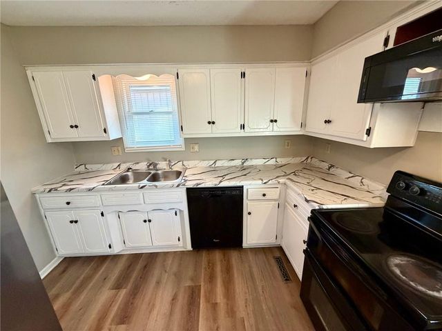 406 Chapel Road, Warrensburg, MO 64093