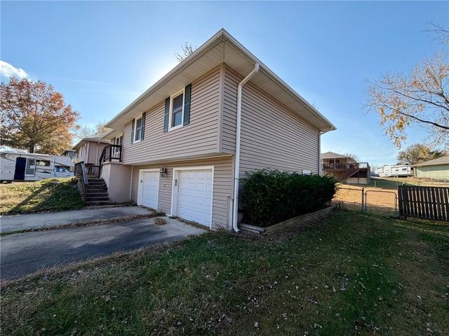 406 Chapel Road, Warrensburg, MO 64093