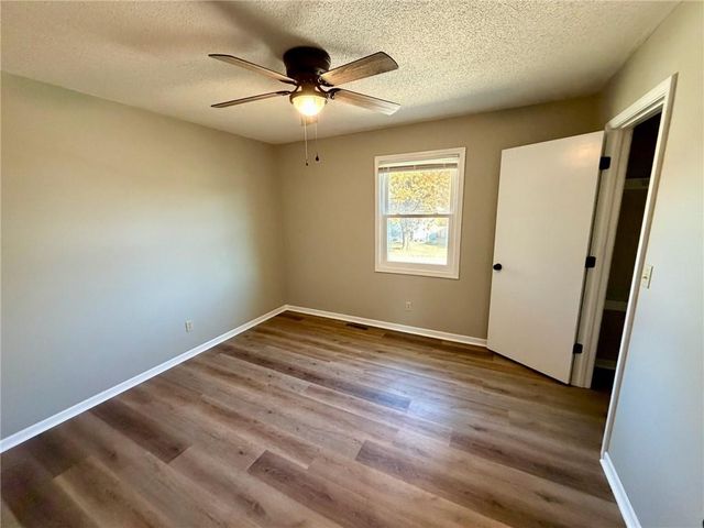 406 Chapel Road, Warrensburg, MO 64093