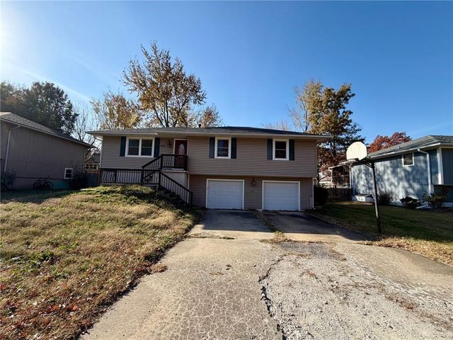 406 Chapel Road, Warrensburg, MO 64093