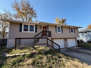 406 Chapel Road, Warrensburg, MO 64093