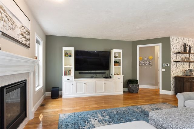 46 Jordan Road, Holden, MA 01520