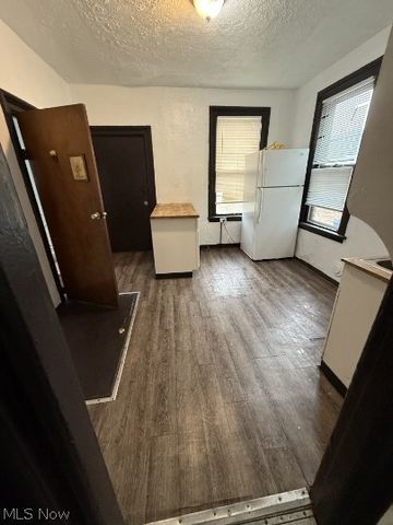 1432 E 33rd Street, Cleveland, OH 44114