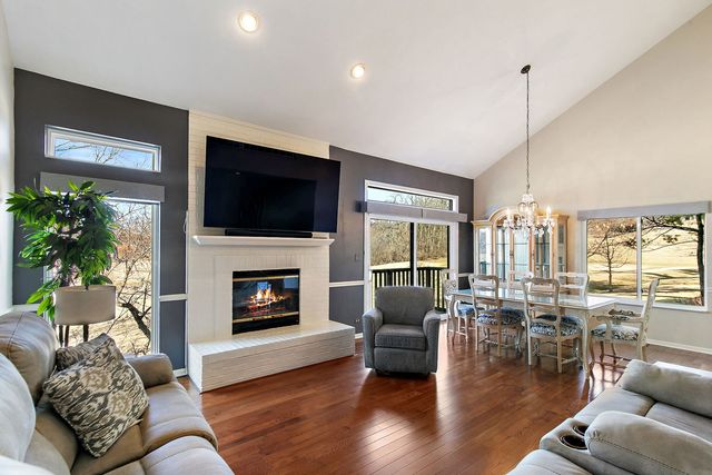 814 OAK HILL Road, Lake Barrington, IL 60010