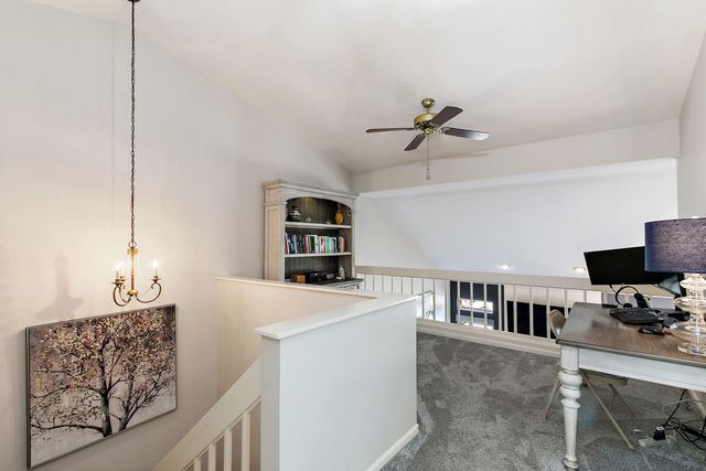 814 OAK HILL Road, Lake Barrington, IL 60010