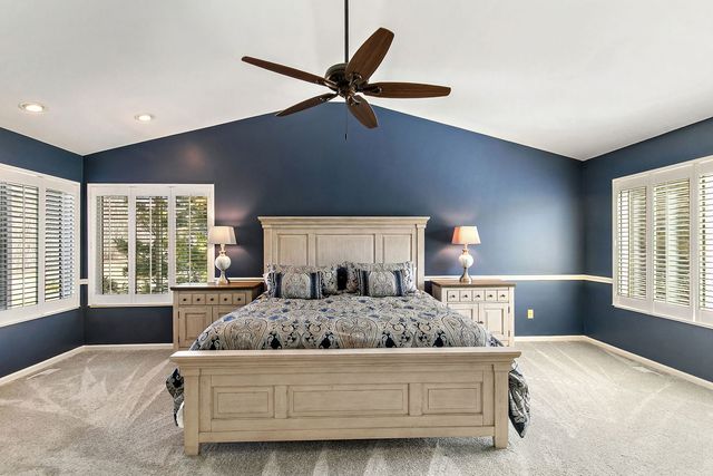 814 OAK HILL Road, Lake Barrington, IL 60010