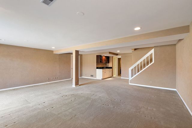 814 OAK HILL Road, Lake Barrington, IL 60010