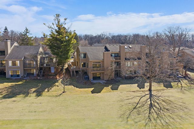 814 OAK HILL Road, Lake Barrington, IL 60010