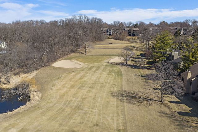 814 OAK HILL Road, Lake Barrington, IL 60010