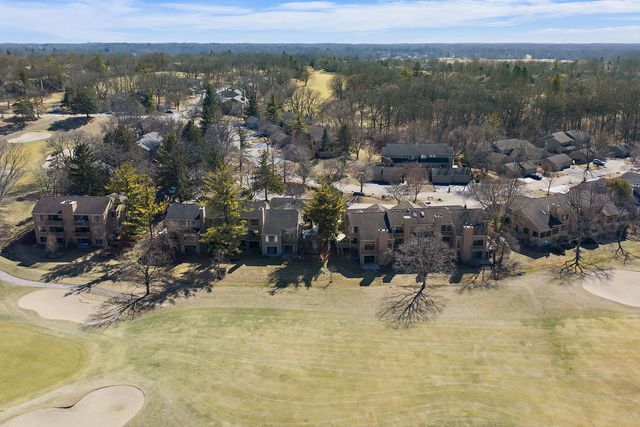 814 OAK HILL Road, Lake Barrington, IL 60010