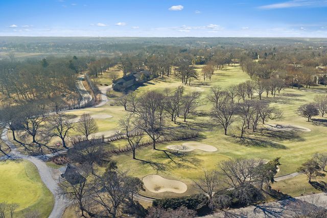 814 OAK HILL Road, Lake Barrington, IL 60010