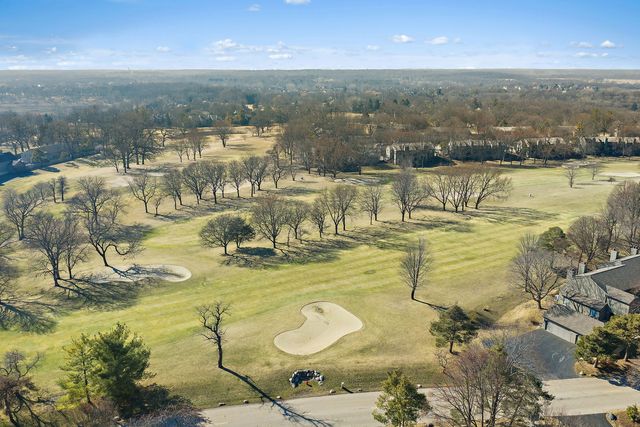 814 OAK HILL Road, Lake Barrington, IL 60010