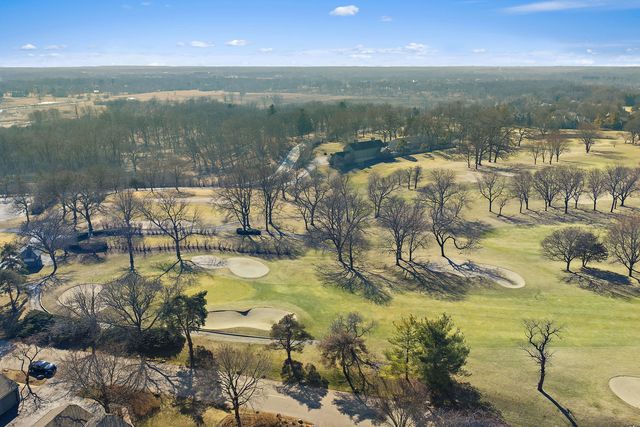 814 OAK HILL Road, Lake Barrington, IL 60010