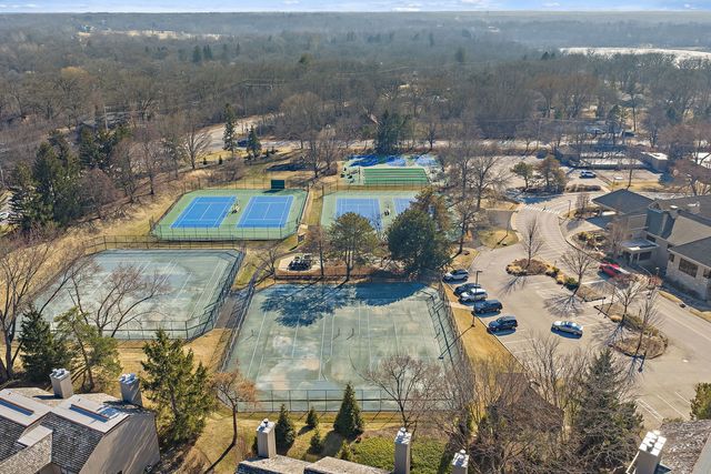 814 OAK HILL Road, Lake Barrington, IL 60010