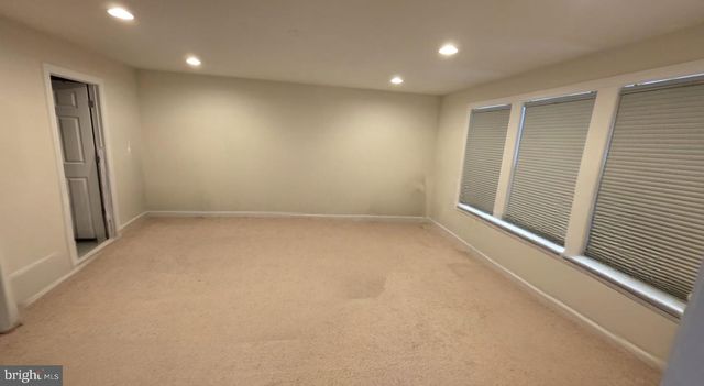 4118 ELMWOOD ST, Chantilly, VA 20151