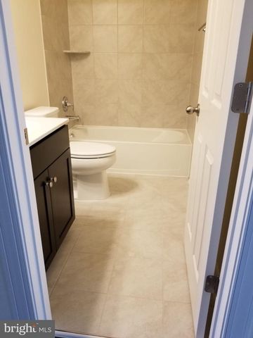 4118 ELMWOOD ST, Chantilly, VA 20151