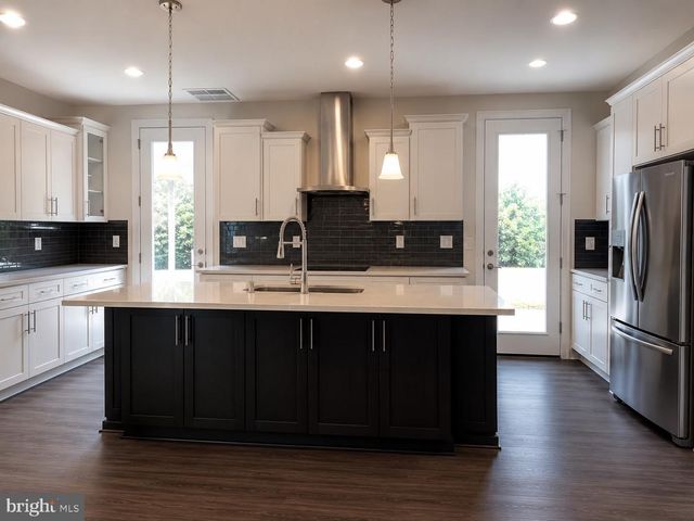 4118 ELMWOOD ST, Chantilly, VA 20151