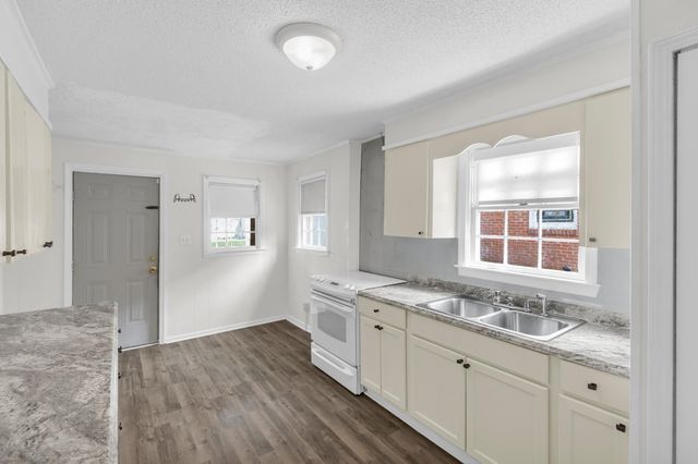 321 N Dean Street, Spartanburg, SC 29302