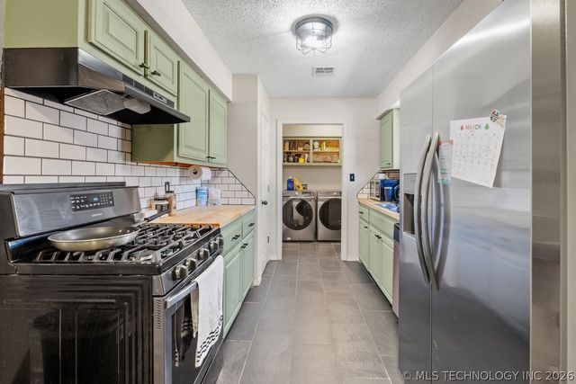 20283 W Hickory Drive, Sapulpa, OK 74066