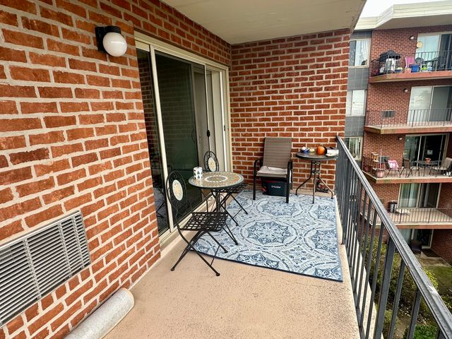 16 E OLD WILLOW Road 414S, Prospect Heights, IL 60070