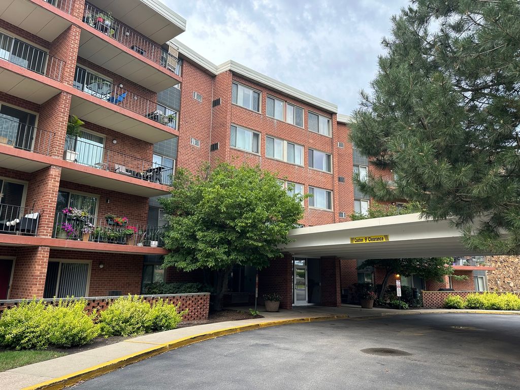 16 E OLD WILLOW Road 414S, Prospect Heights, IL 60070