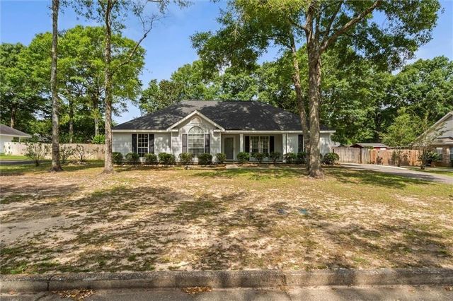 6740 Barnes Drive E, Theodore, AL 36582