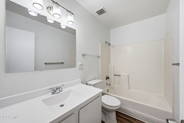 436 W CLARK Street Apt 202, Mesa, AZ 85201