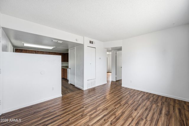 436 W CLARK Street Apt 202, Mesa, AZ 85201