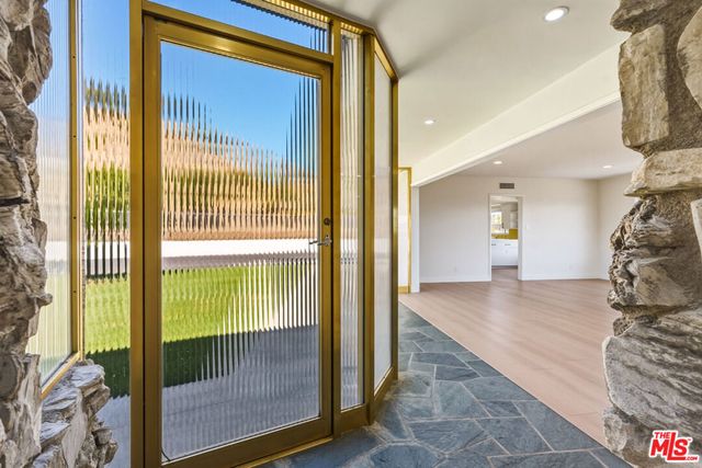 1682 Larco Way, Glendale, CA 91202