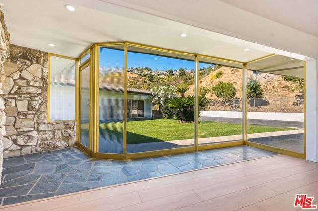 1682 Larco Way, Glendale, CA 91202