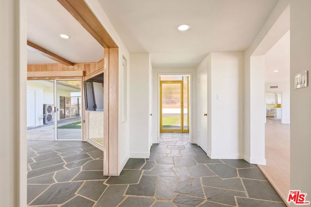 1682 Larco Way, Glendale, CA 91202