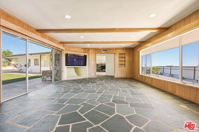 1682 Larco Way, Glendale, CA 91202