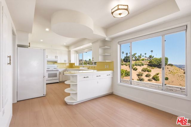 1682 Larco Way, Glendale, CA 91202