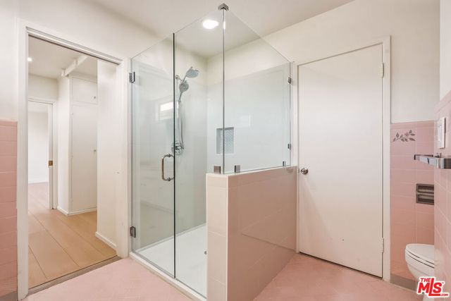 1682 Larco Way, Glendale, CA 91202