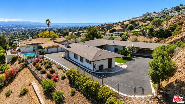 1682 Larco Way, Glendale, CA 91202