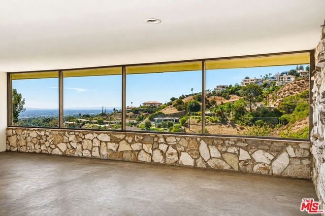 1682 Larco Way, Glendale, CA 91202