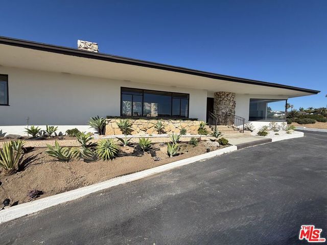 1682 Larco Way, Glendale, CA 91202