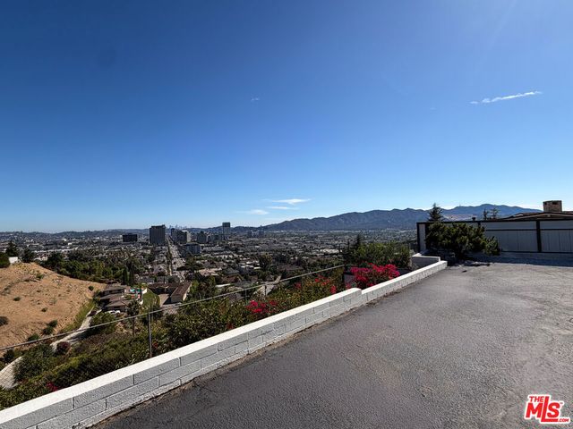 1682 Larco Way, Glendale, CA 91202