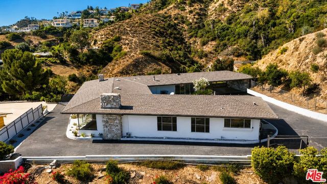 1682 Larco Way, Glendale, CA 91202