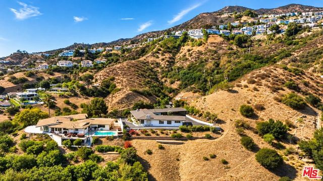 1682 Larco Way, Glendale, CA 91202