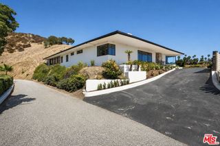 1682 Larco Way, Glendale, CA 91202