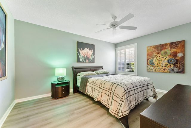 8210 Saint Johns Court, Wellington, FL 33414