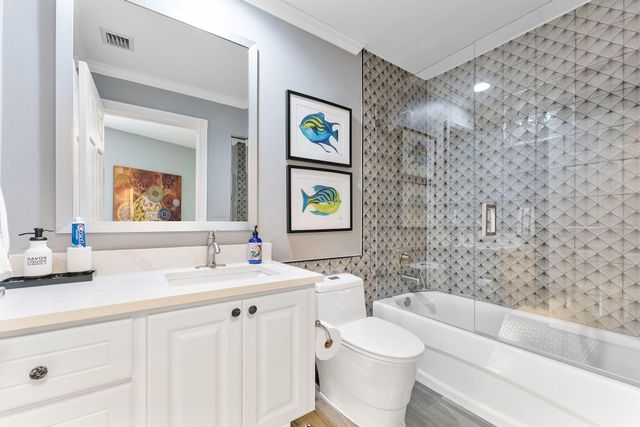 8210 Saint Johns Court, Wellington, FL 33414