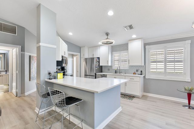 8210 Saint Johns Court, Wellington, FL 33414