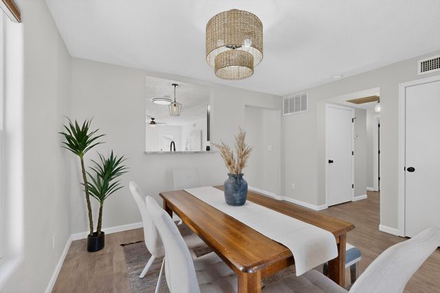 5632 Bald Eagle Road NW, Albuquerque, NM 87114