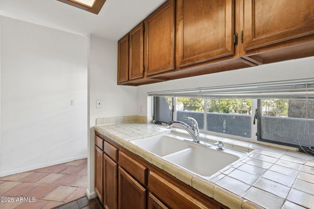 1449 E HIGHLAND Avenue 16, Phoenix, AZ 85014