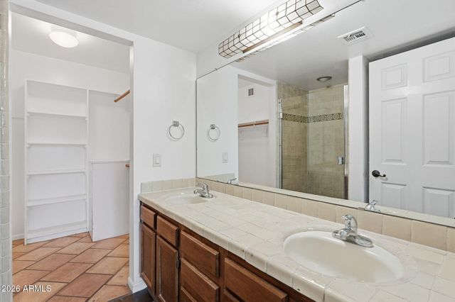 1449 E HIGHLAND Avenue 16, Phoenix, AZ 85014