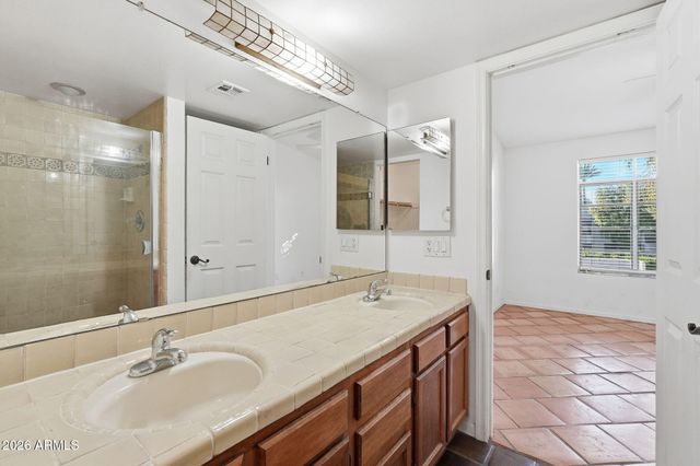 1449 E HIGHLAND Avenue 16, Phoenix, AZ 85014